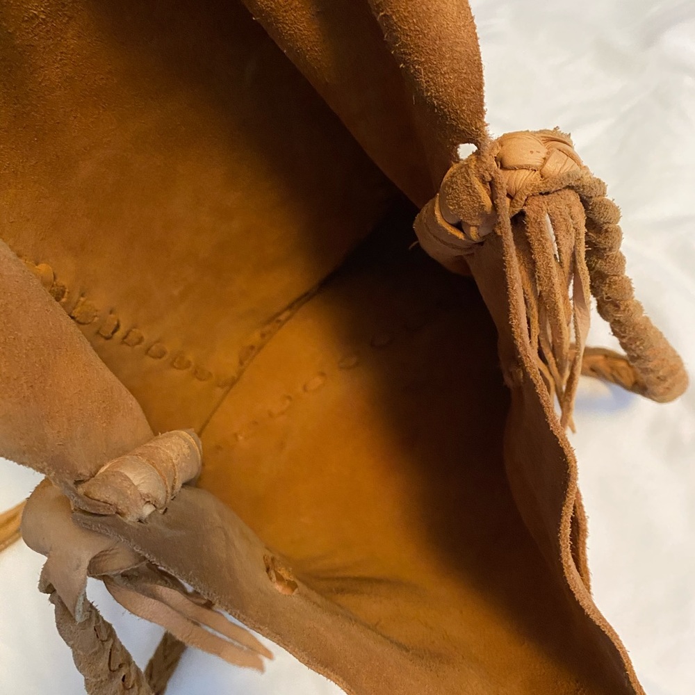 Hide & Hunter Fringe Suede Shoulder Bag - Picture 7 of 8